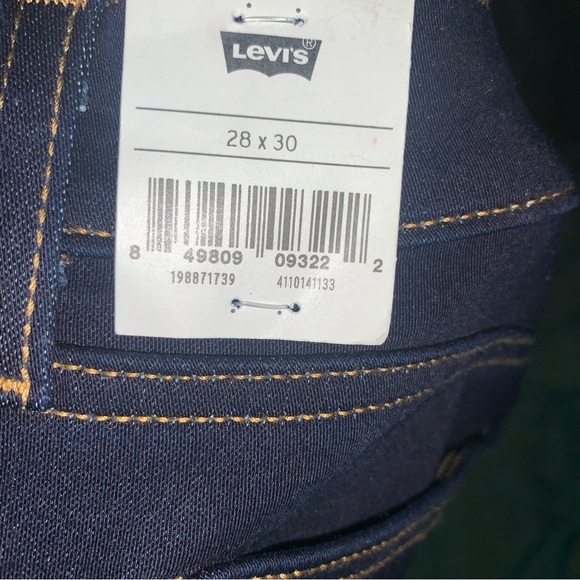 NWT Levi Boyfriend Dark Denim Jeans Size 28 x 30 - Picture 3 of 7